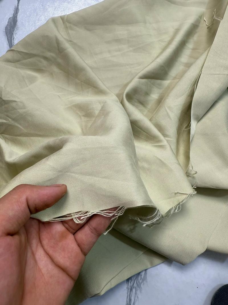 天丝布料在时装界的崛起：批发趋势分析